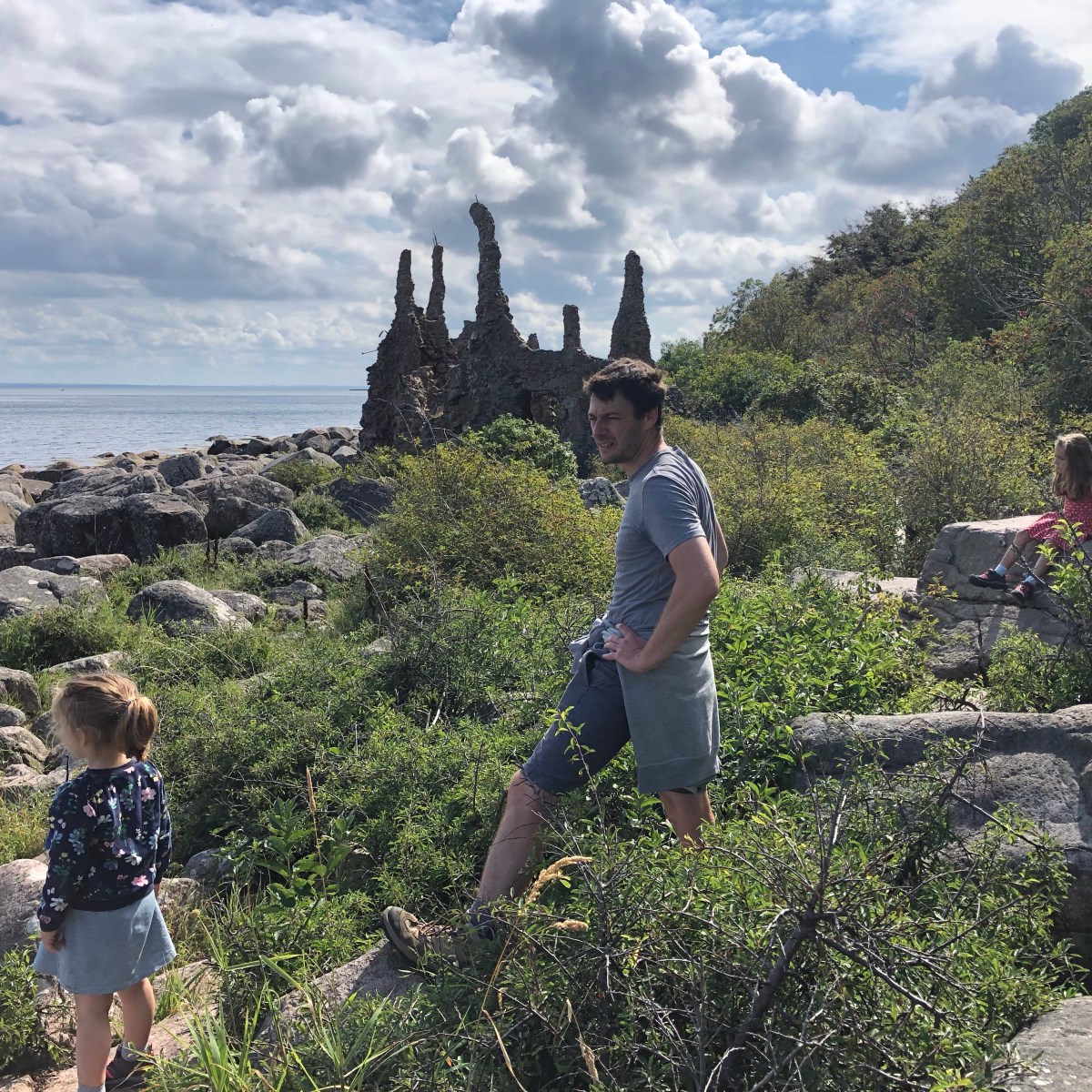 Dag 28 – Drijfhout-kunst, regen en grotten in Kullabergs Naturreservat